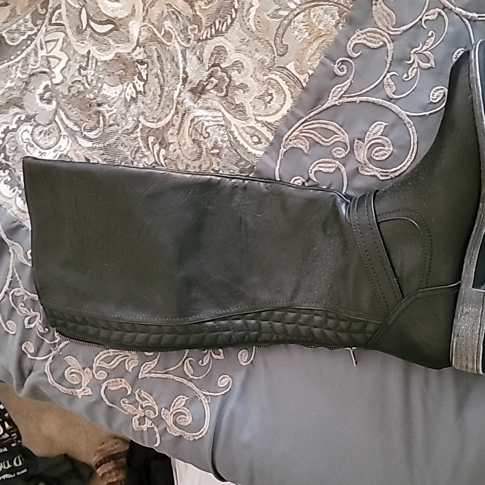 Black Zuri boot